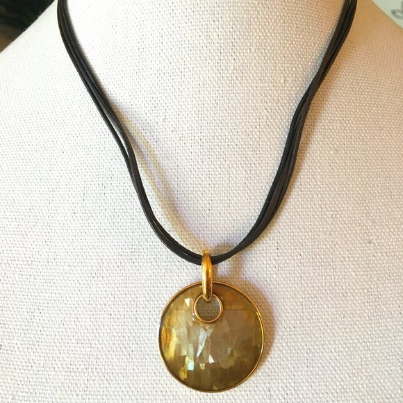 Lia Sophia Leather Necklace Cracked Beige Pendant - Picture 3 of 13